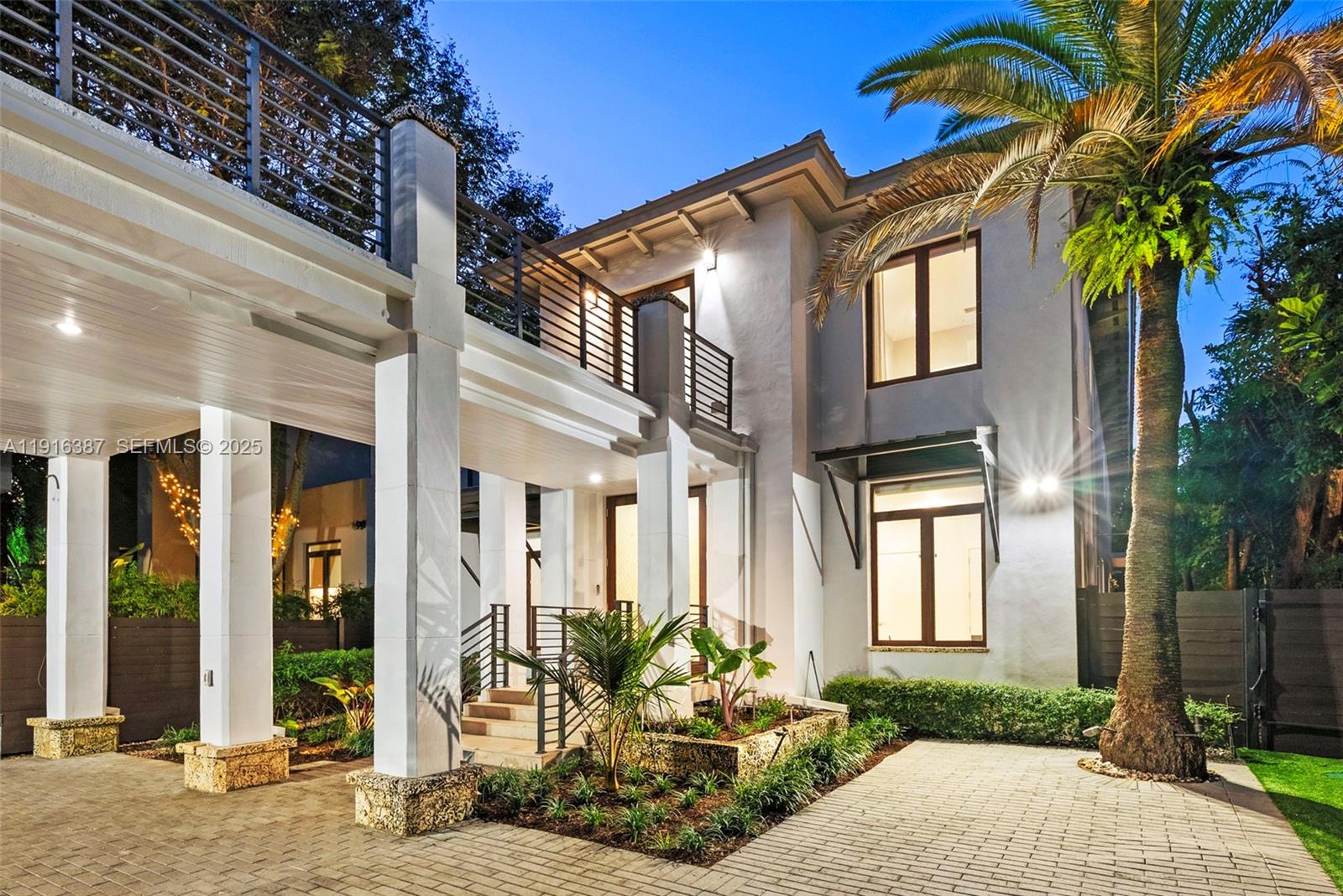 1621 S Bayshore Dr Miami, FL 33133