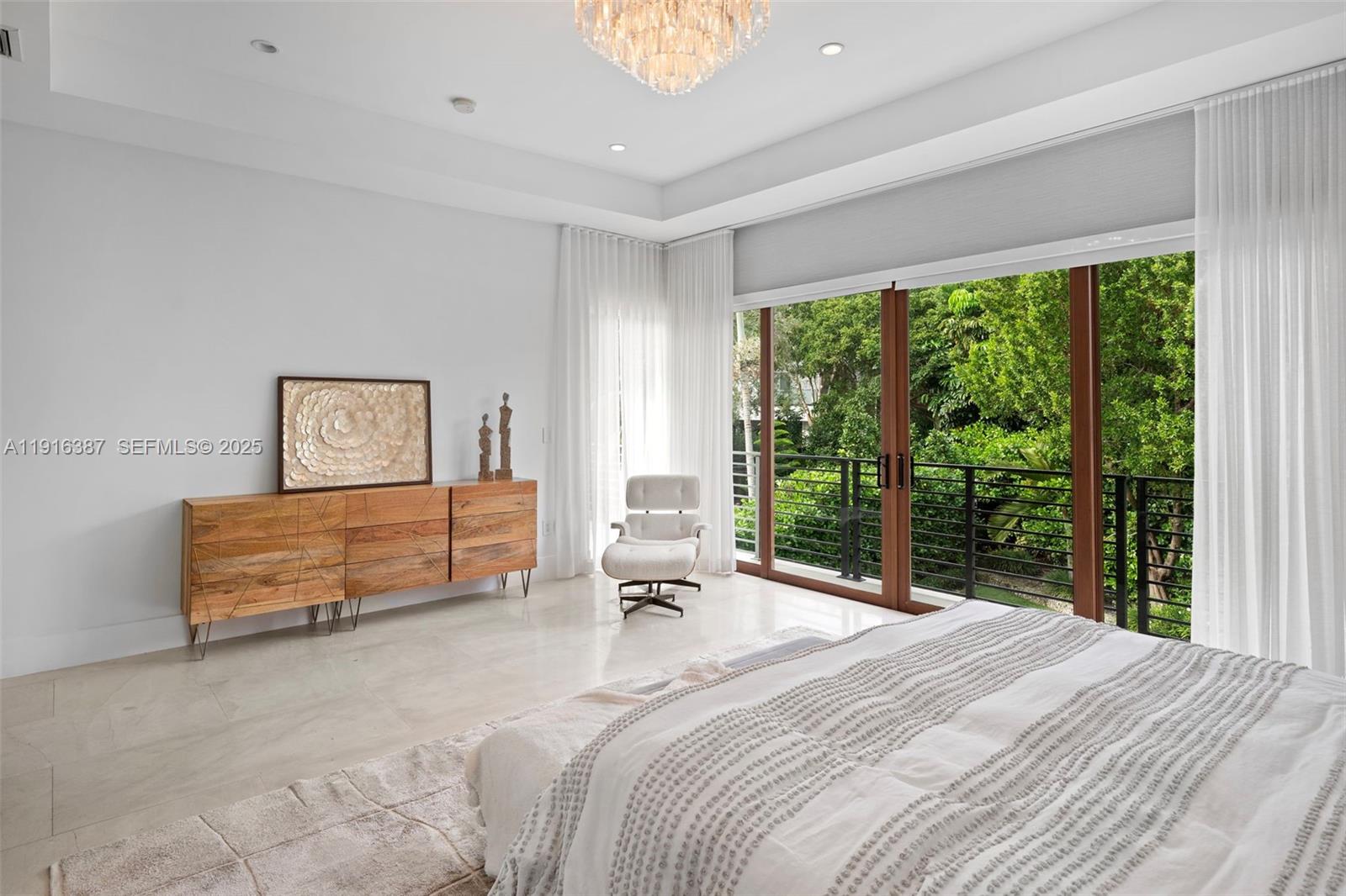 1621 S Bayshore Dr Miami, FL 33133