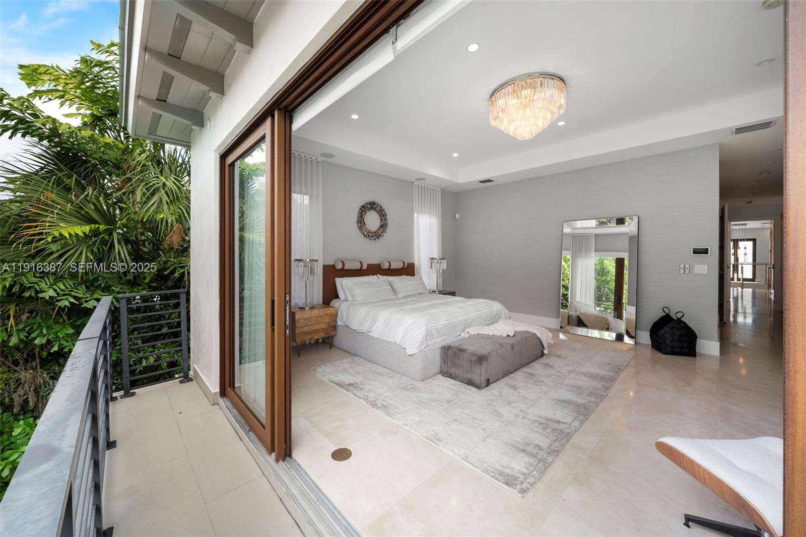 1621 S Bayshore Dr Miami, FL 33133