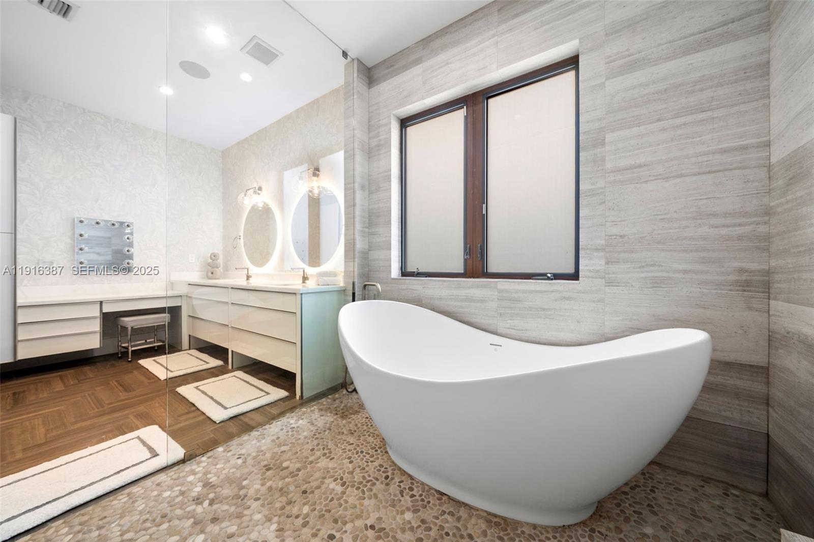 1621 S Bayshore Dr Miami, FL 33133