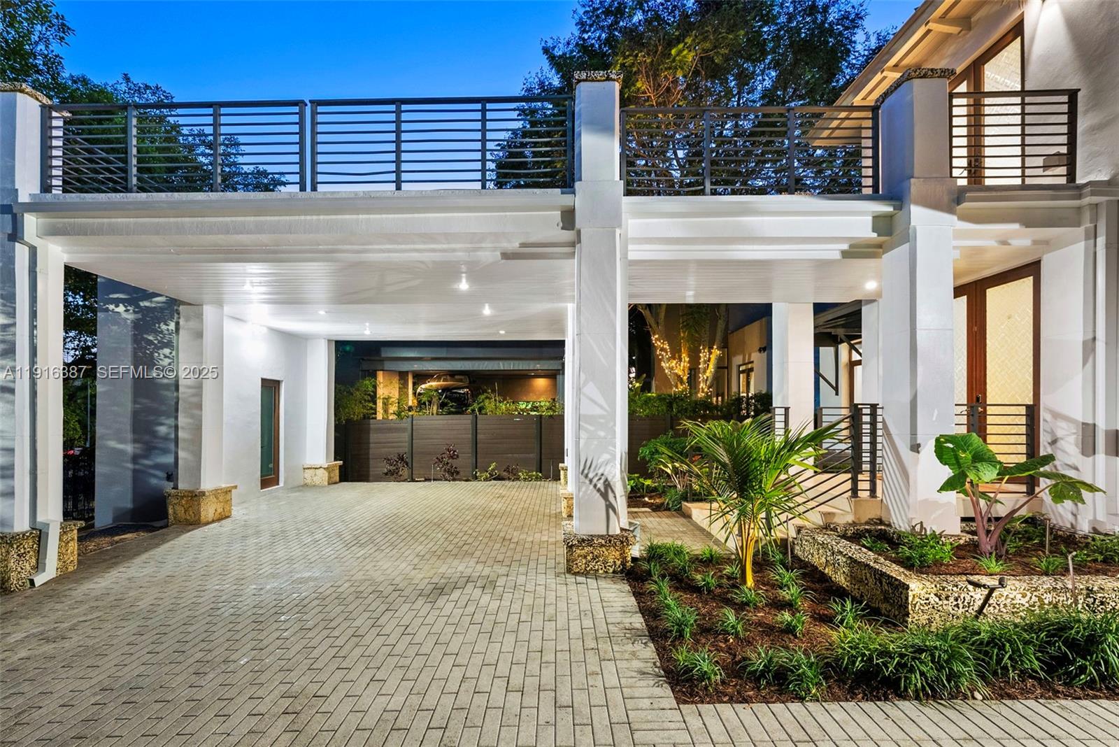 1621 S Bayshore Dr Miami, FL 33133