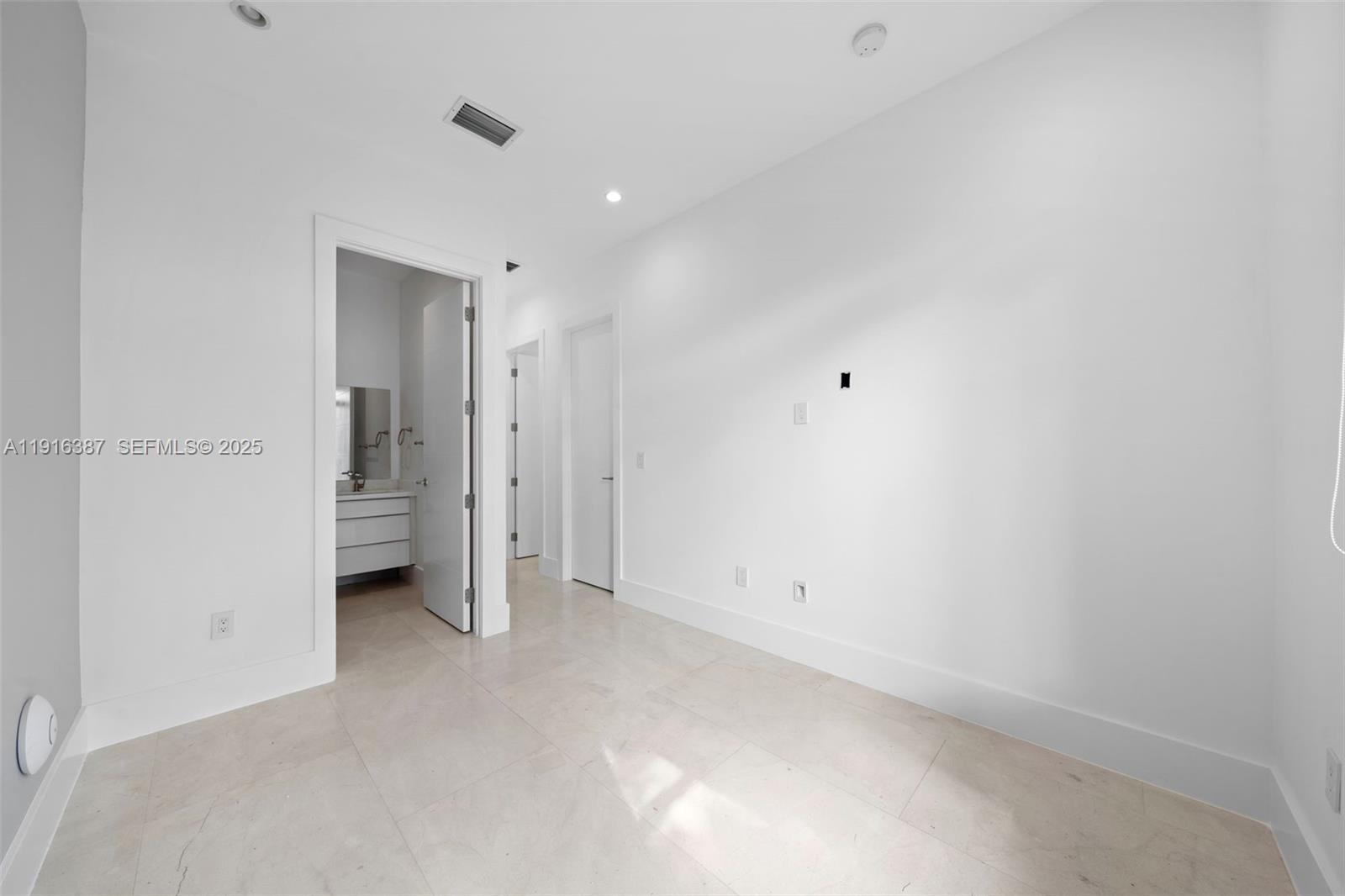 1621 S Bayshore Dr Miami, FL 33133