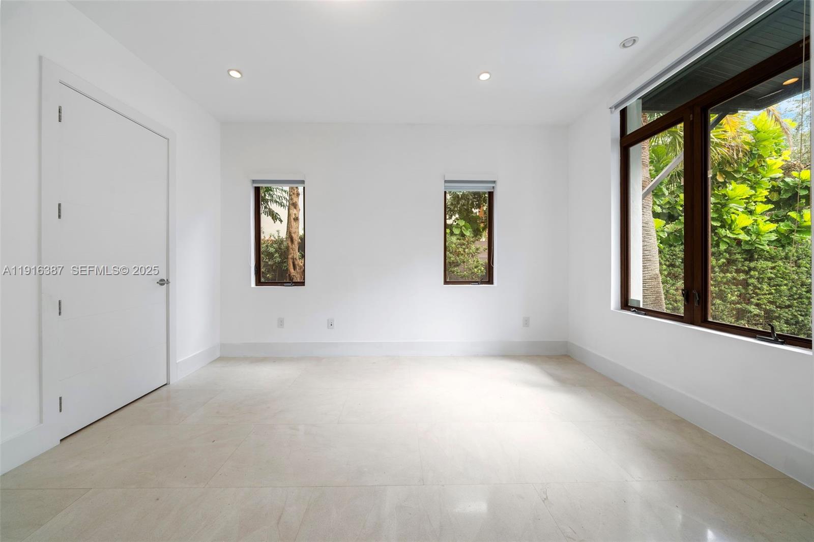 1621 S Bayshore Dr Miami, FL 33133