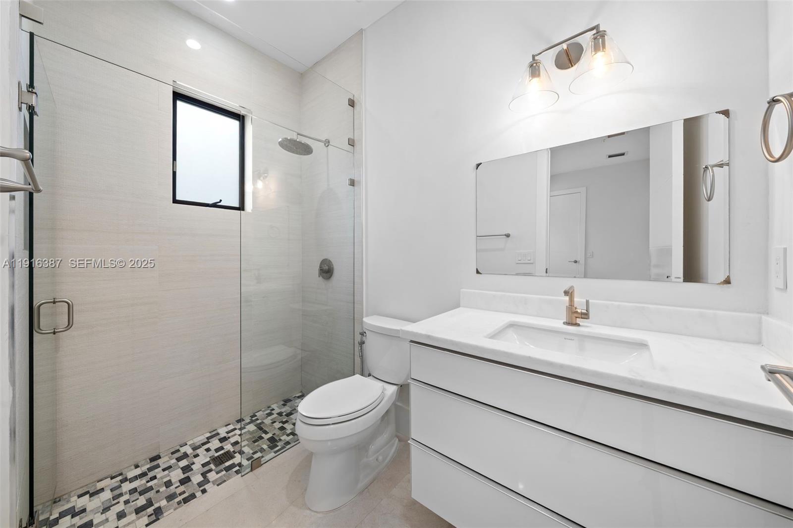 1621 S Bayshore Dr Miami, FL 33133