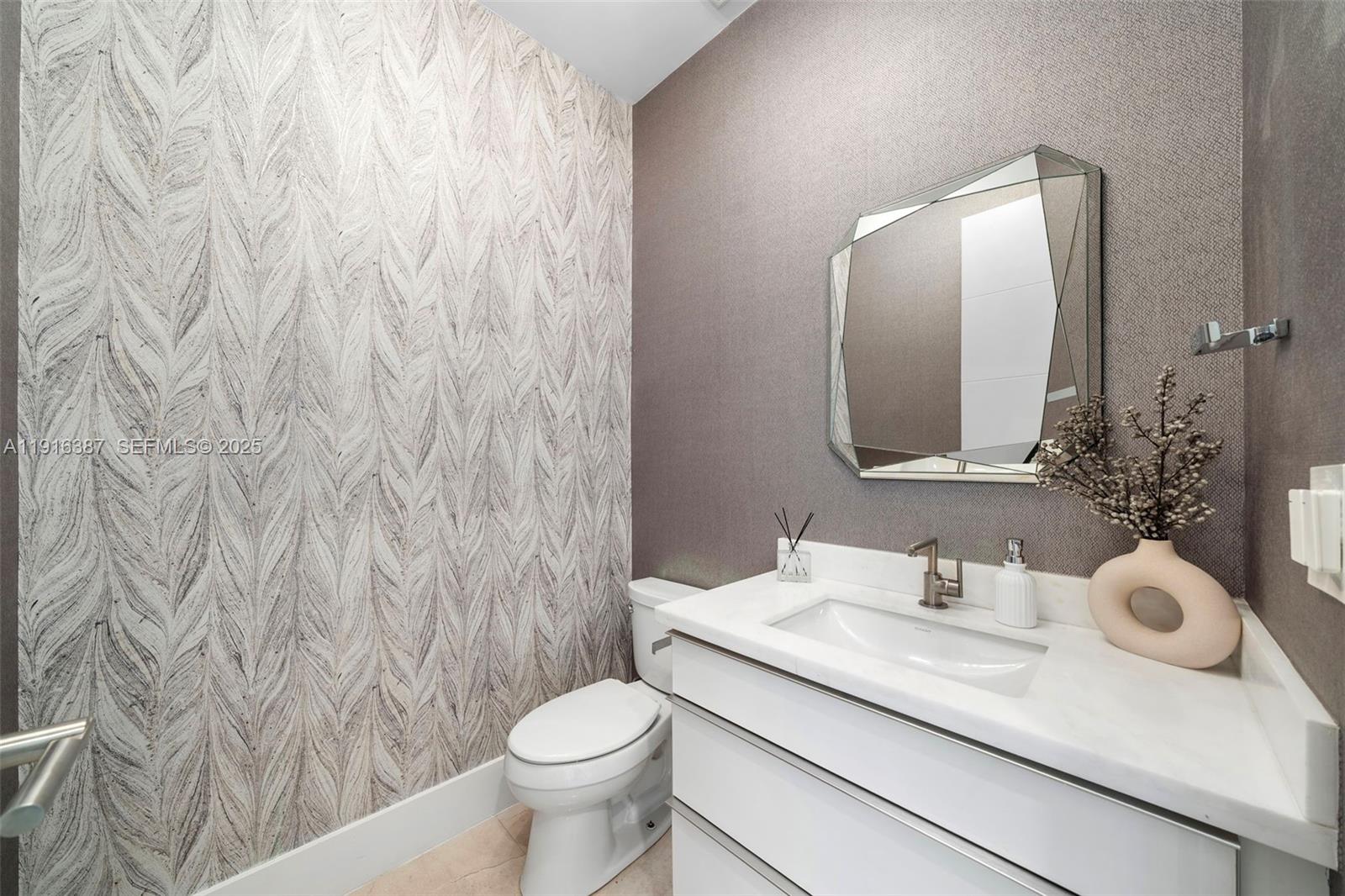 1621 S Bayshore Dr Miami, FL 33133