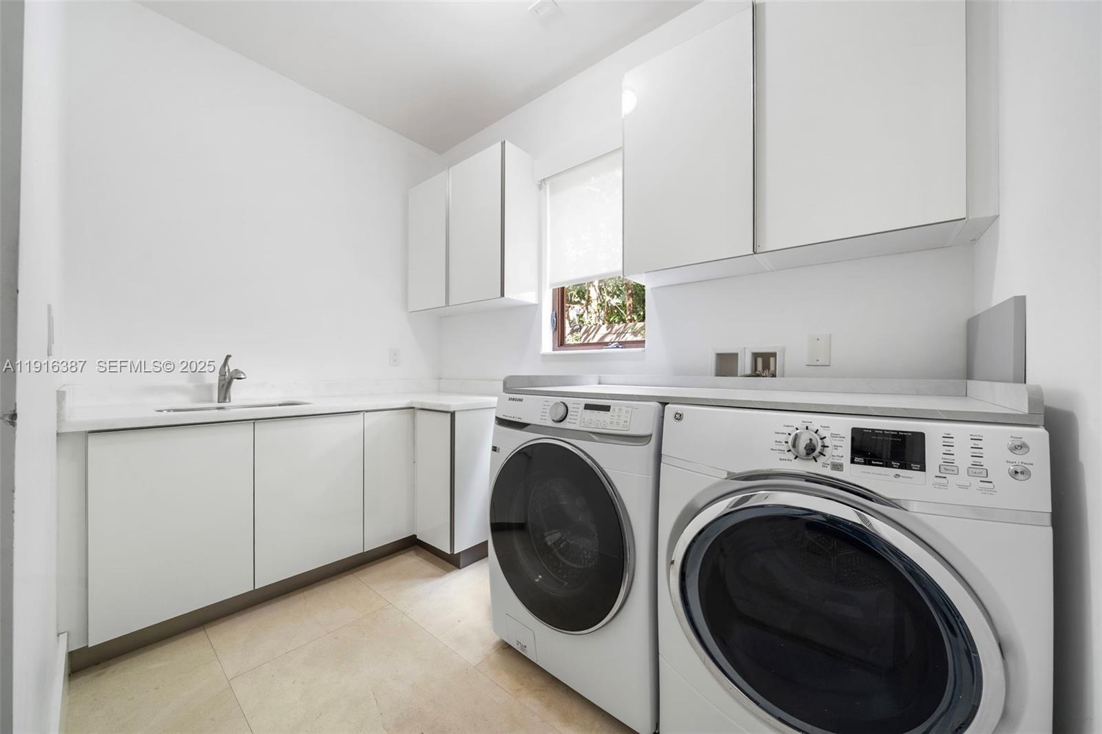 1621 S Bayshore Dr Miami, FL 33133