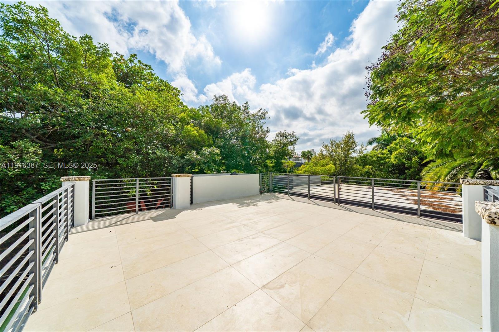 1621 S Bayshore Dr Miami, FL 33133