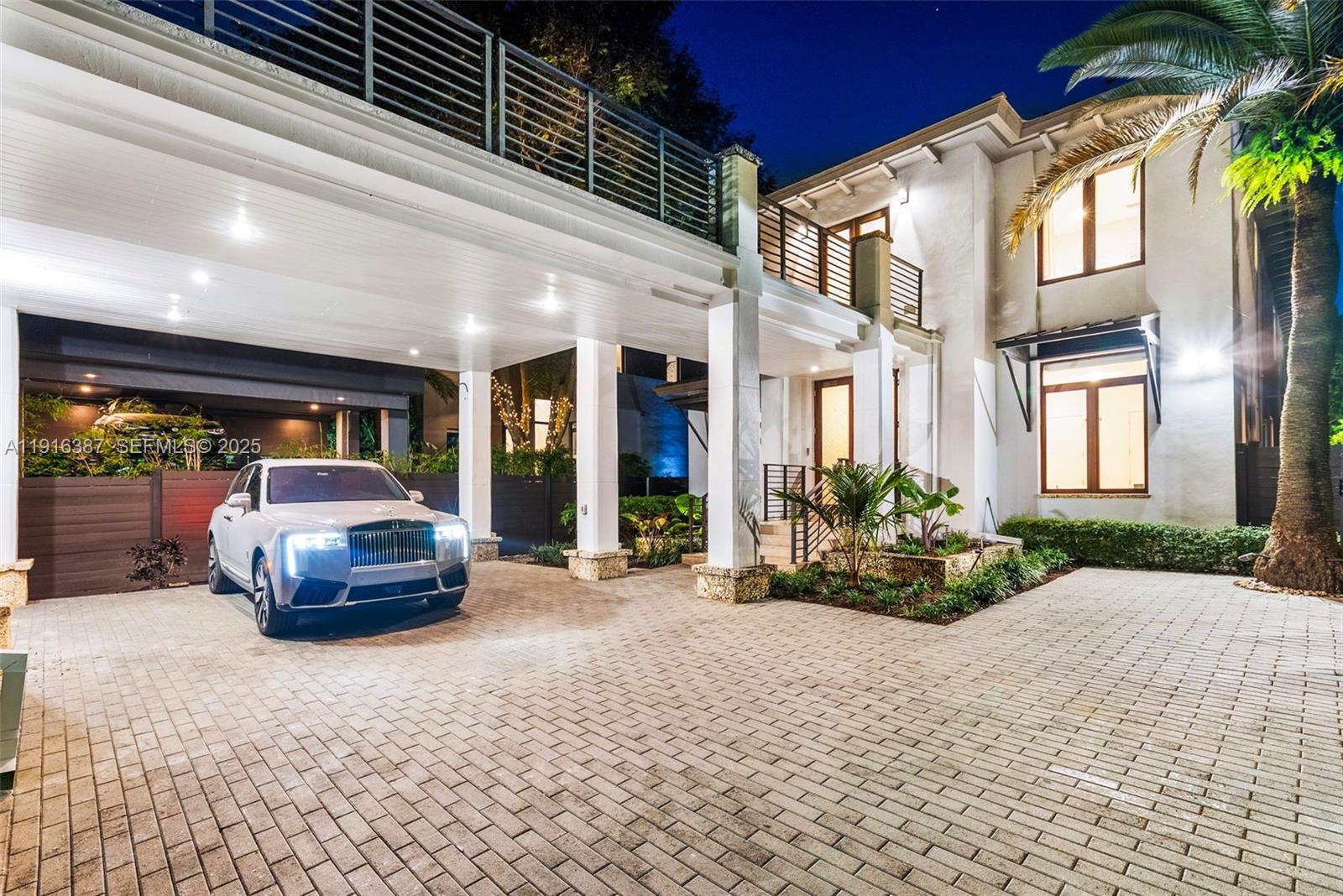 1621 S Bayshore Dr Miami, FL 33133