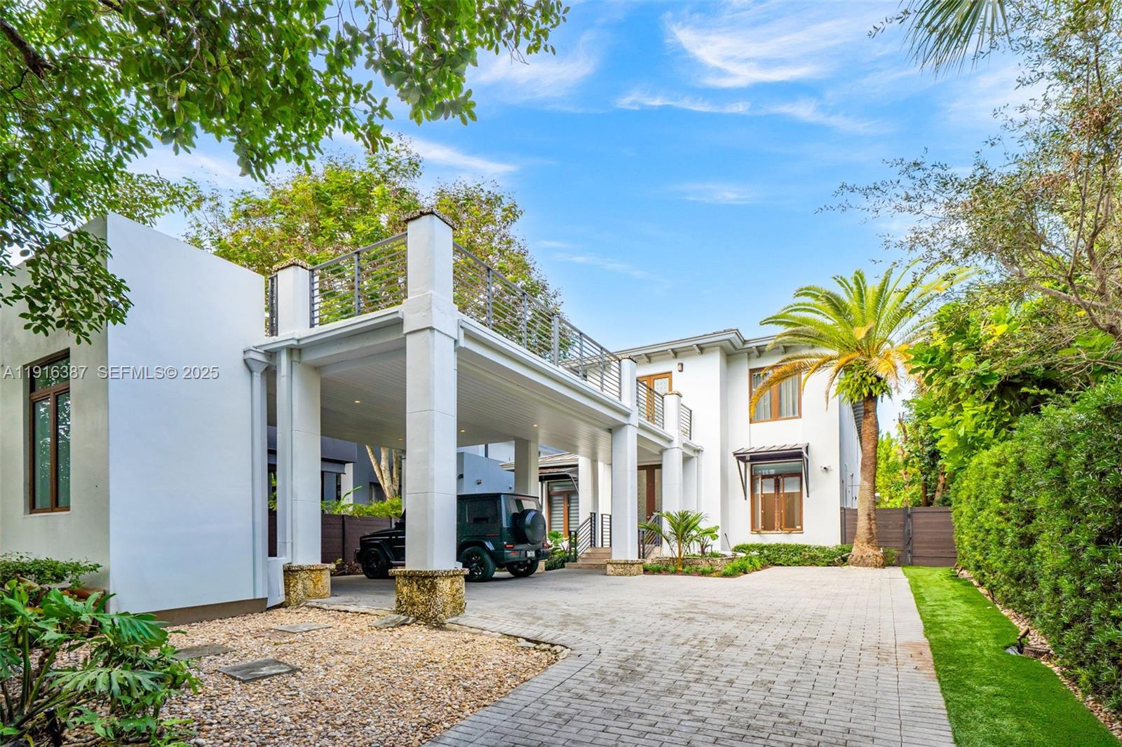 1621 S Bayshore Dr Miami, FL 33133