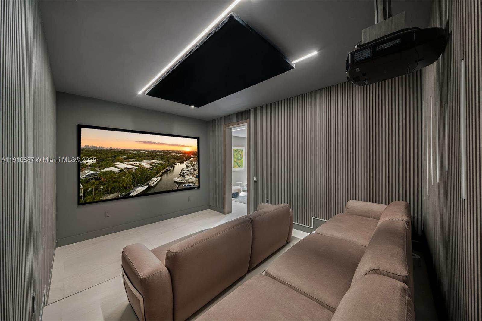 725 NE 77th St Miami, FL 33138