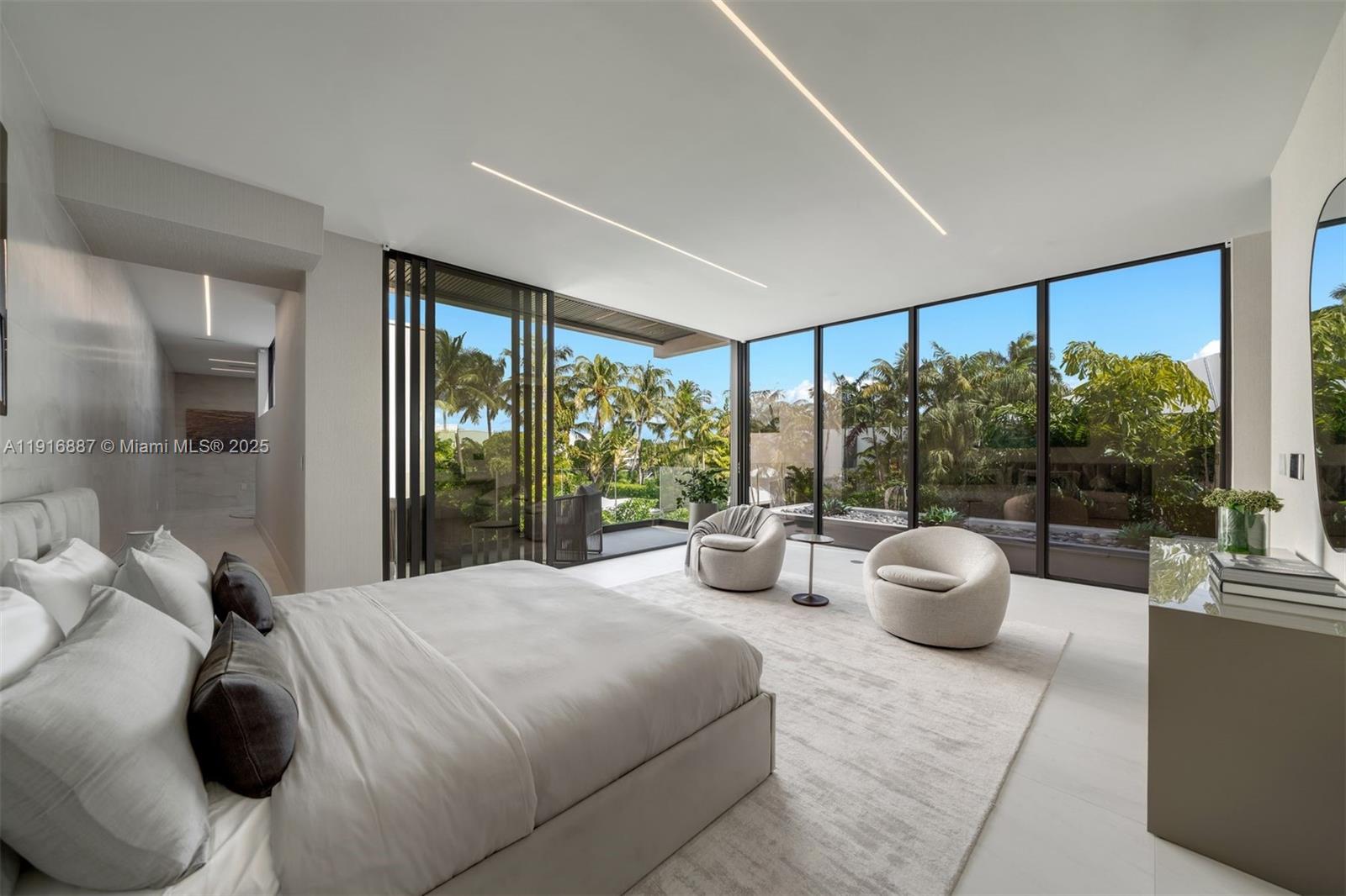 725 NE 77th St Miami, FL 33138