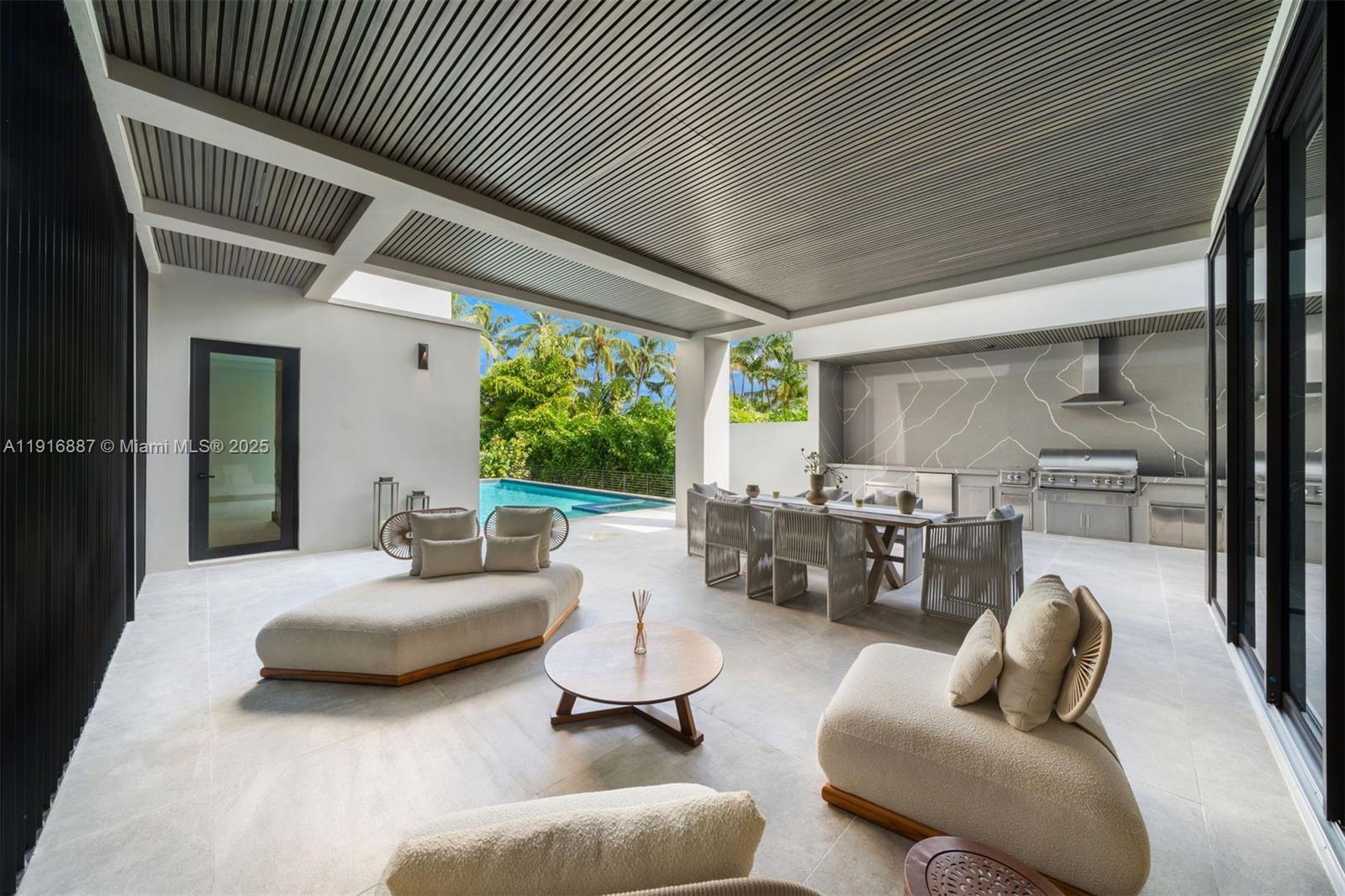 725 NE 77th St Miami, FL 33138