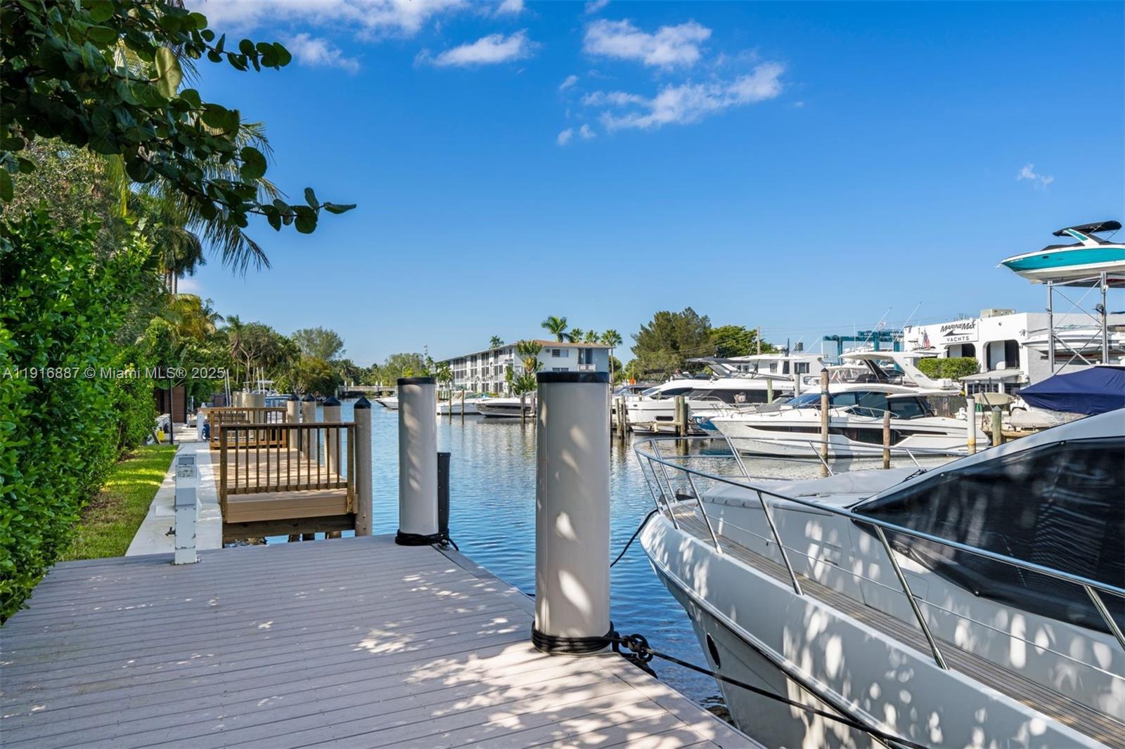 725 NE 77th St Miami, FL 33138