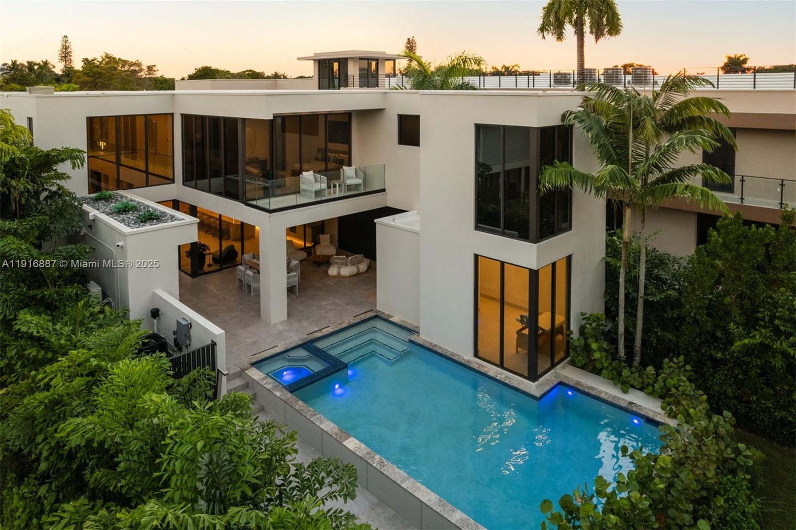 725 NE 77th St Miami, FL 33138