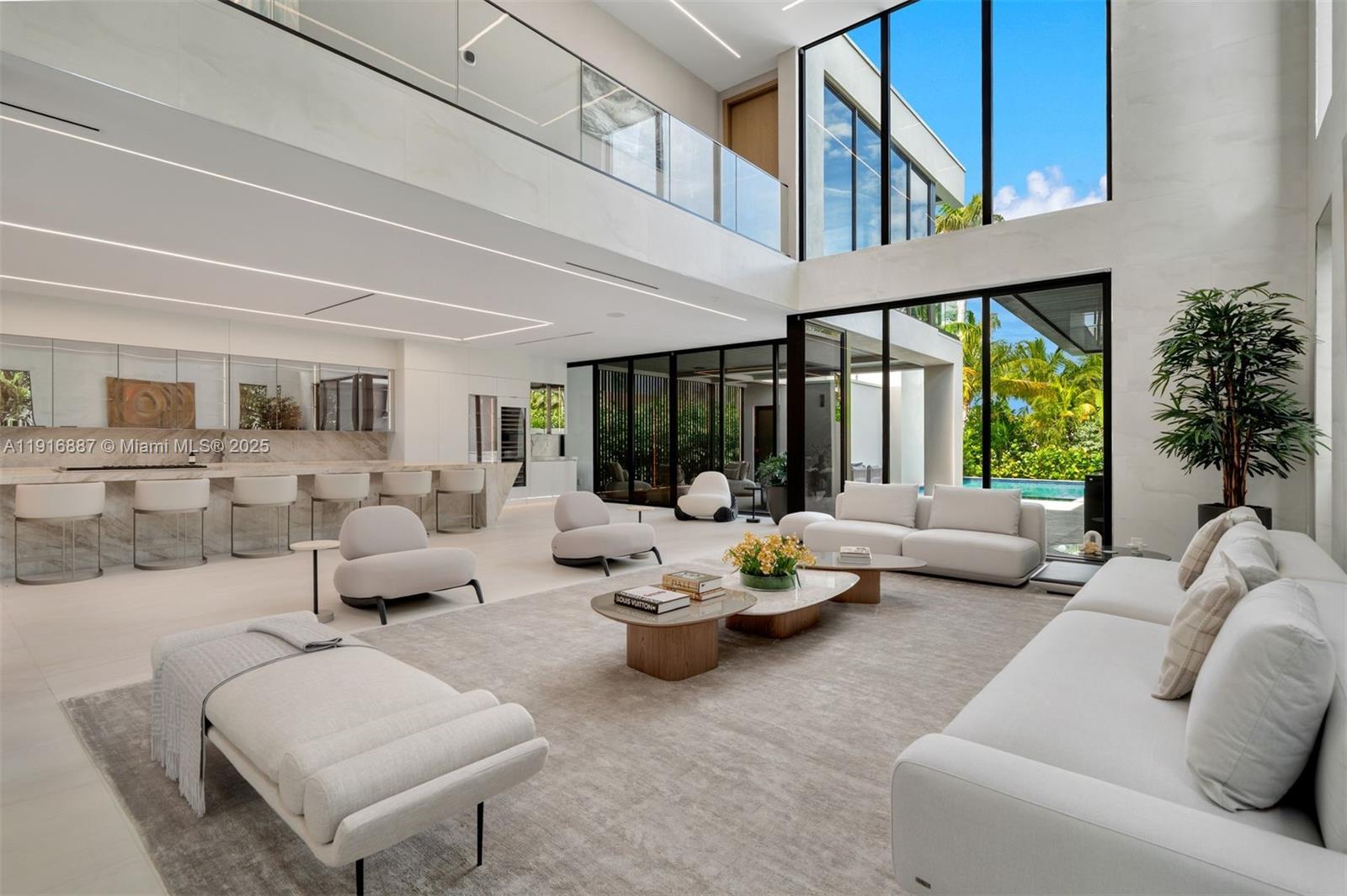 725 NE 77th St Miami, FL 33138