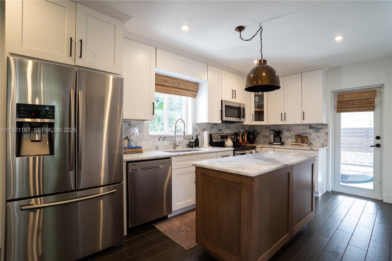 6040 SW 22nd St Miami, FL 33155