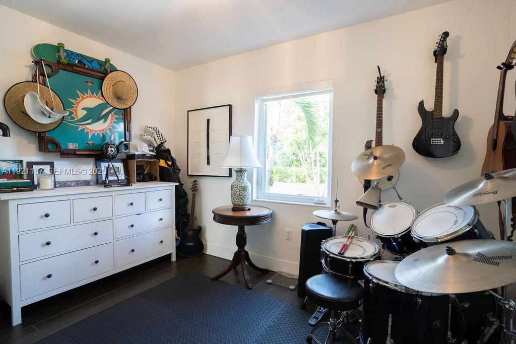 6040 SW 22nd St Miami, FL 33155