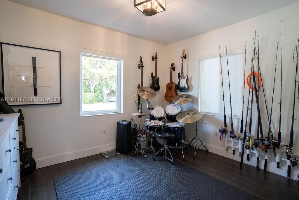 6040 SW 22nd St Miami, FL 33155