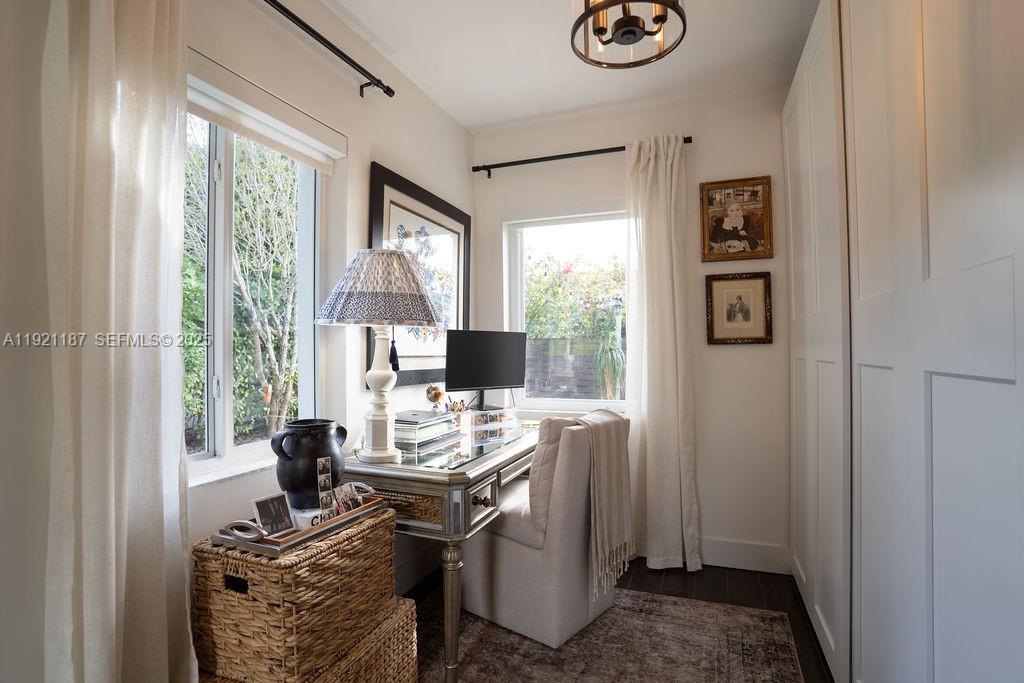 6040 SW 22nd St Miami, FL 33155