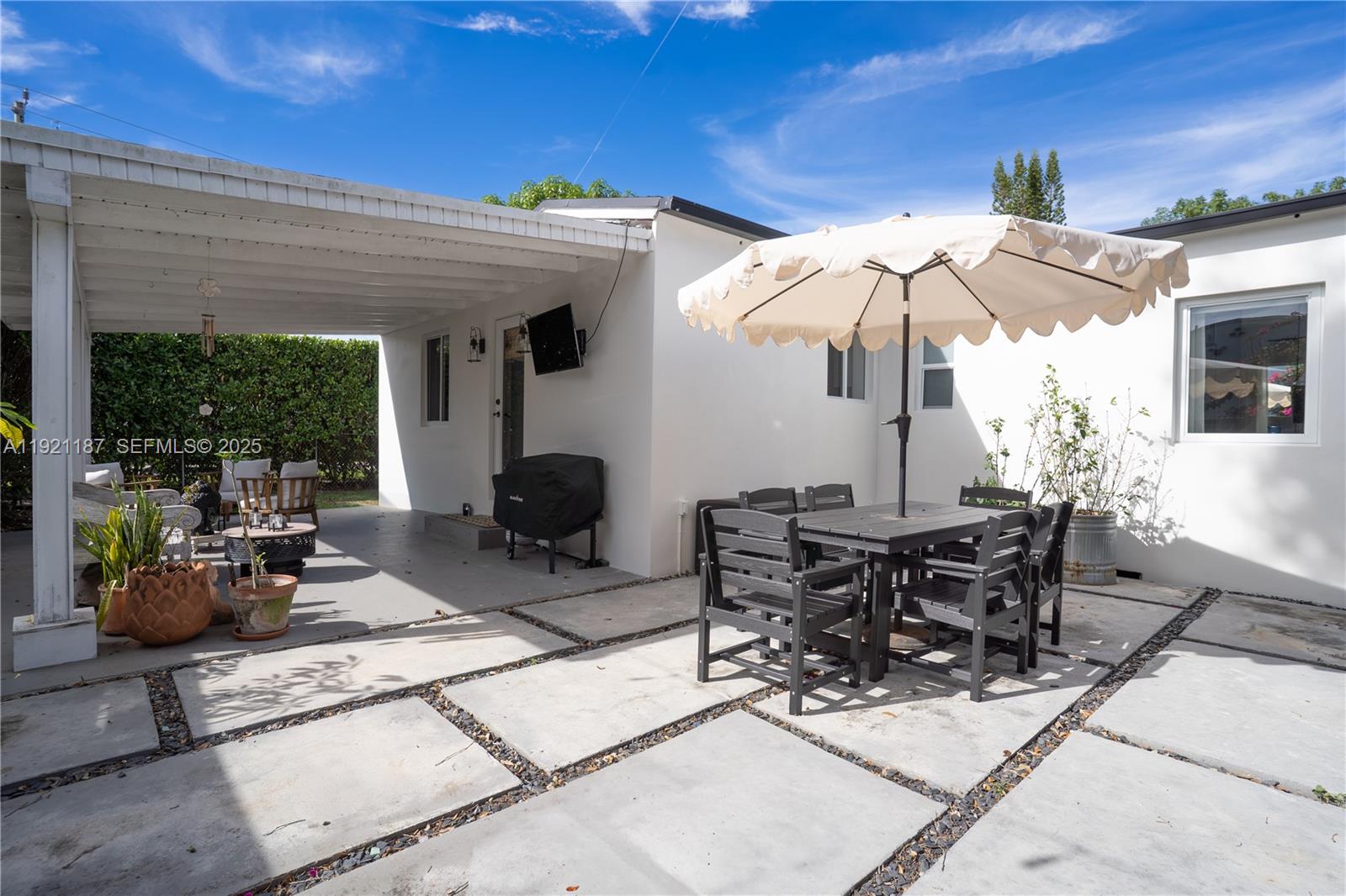 6040 SW 22nd St Miami, FL 33155