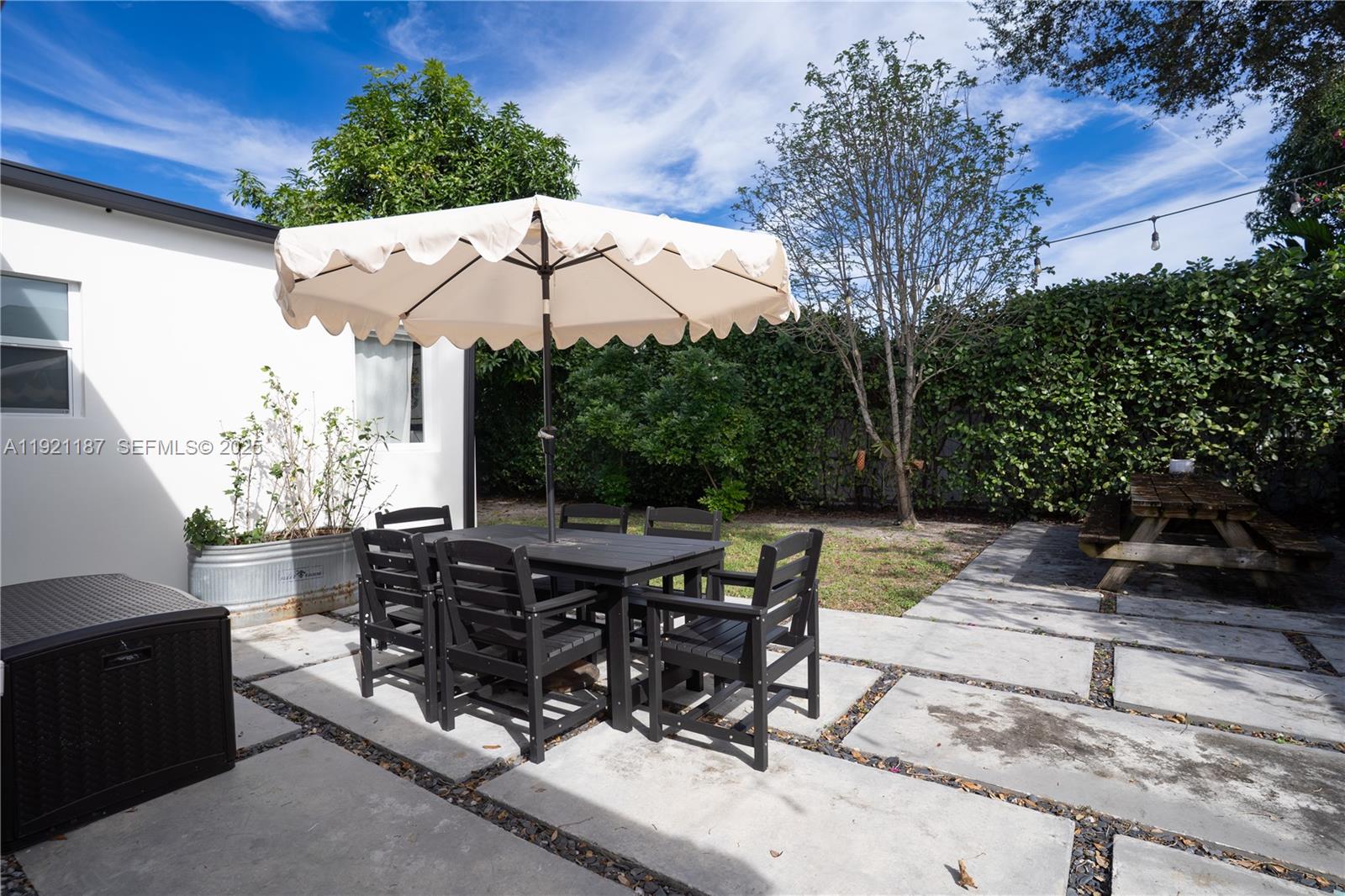 6040 SW 22nd St Miami, FL 33155