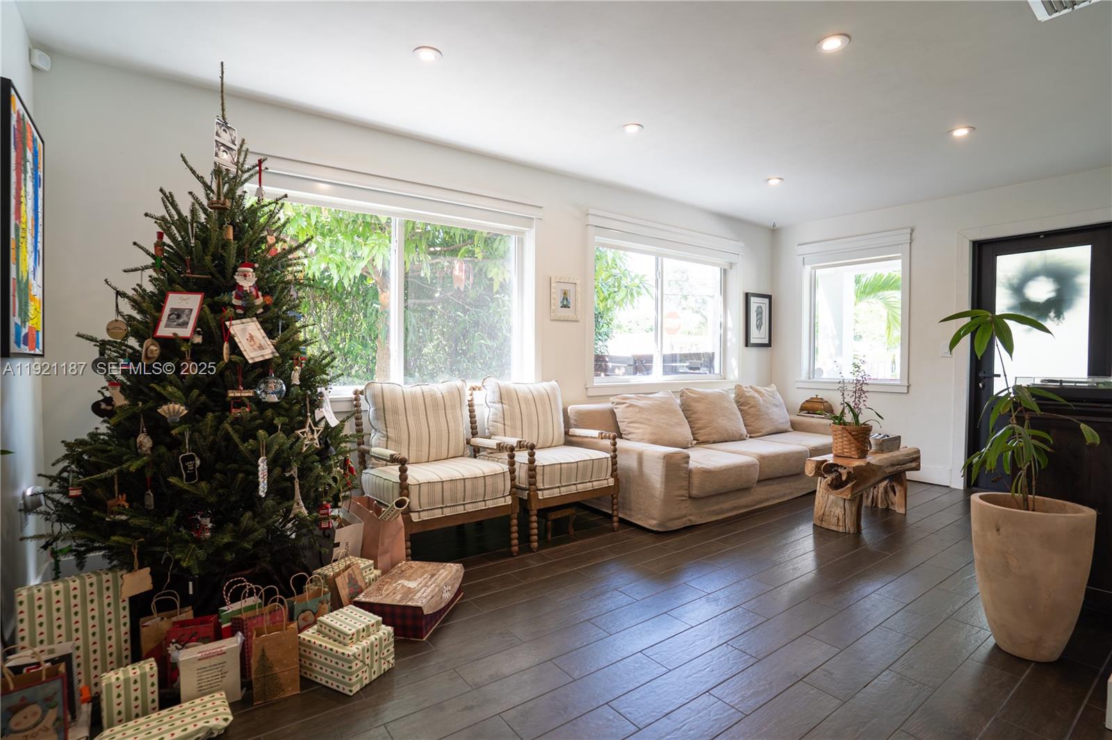 6040 SW 22nd St Miami, FL 33155