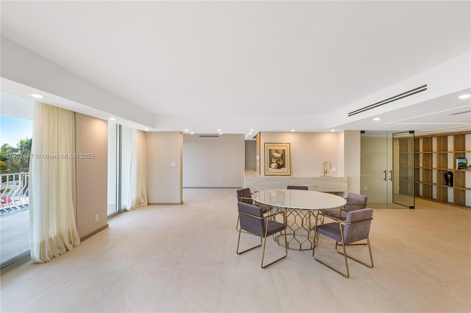 10155 Collins Ave #202 Bal Harbour, FL 33154