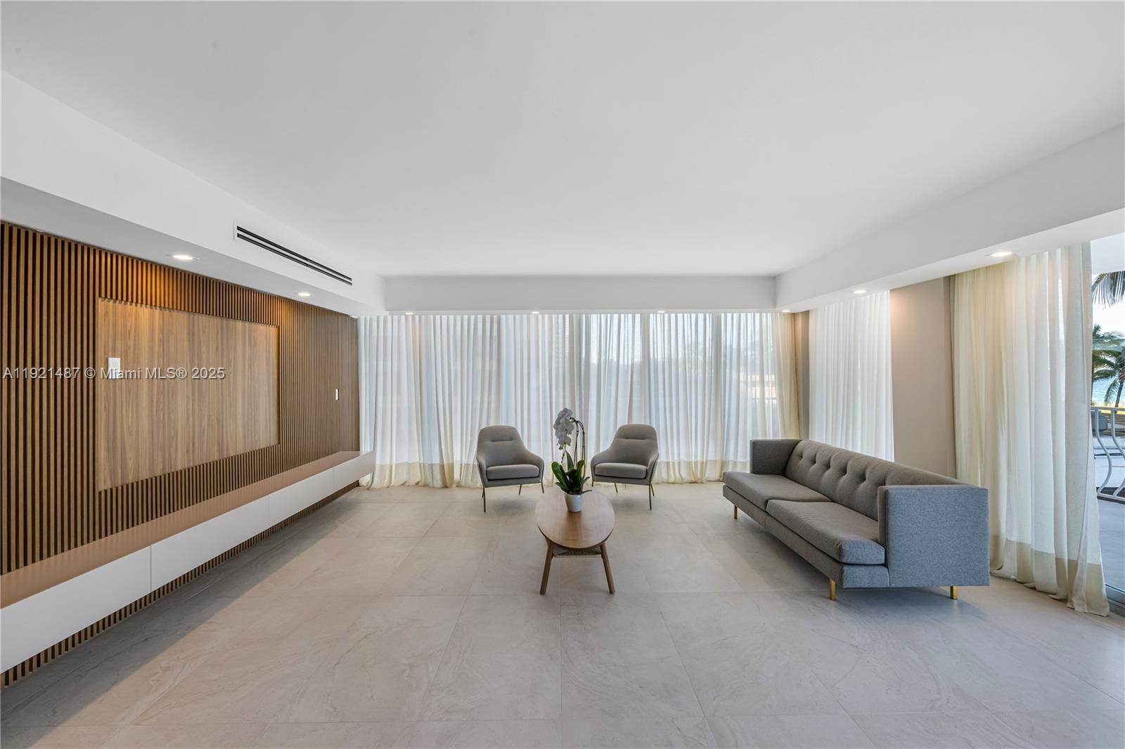 10155 Collins Ave #202 Bal Harbour, FL 33154