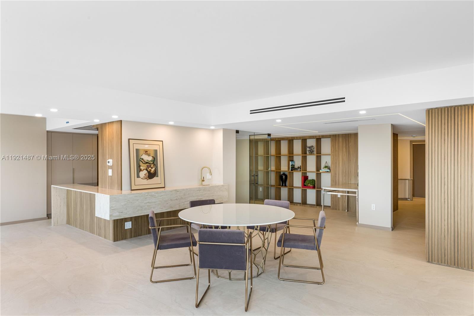 10155 Collins Ave #202 Bal Harbour, FL 33154