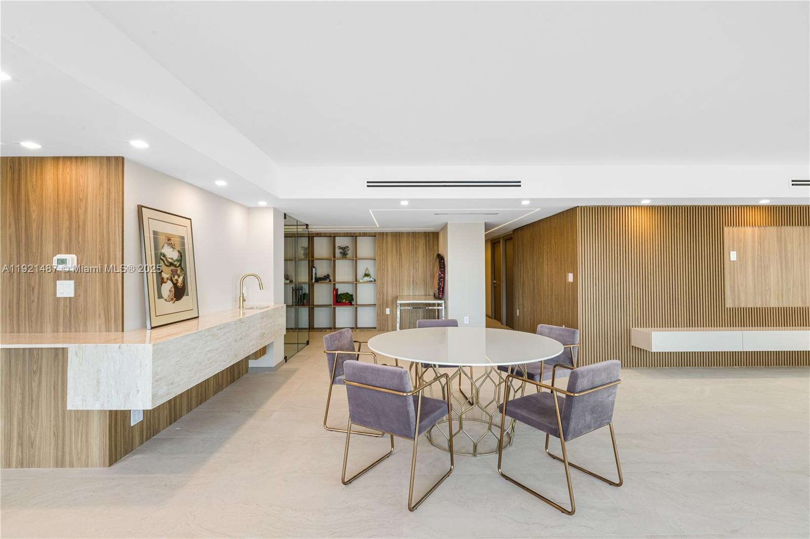 10155 Collins Ave #202 Bal Harbour, FL 33154