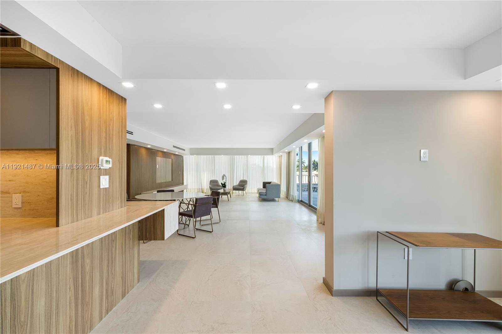 10155 Collins Ave #202 Bal Harbour, FL 33154