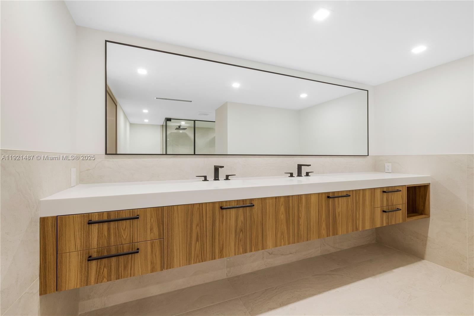 10155 Collins Ave #202 Bal Harbour, FL 33154