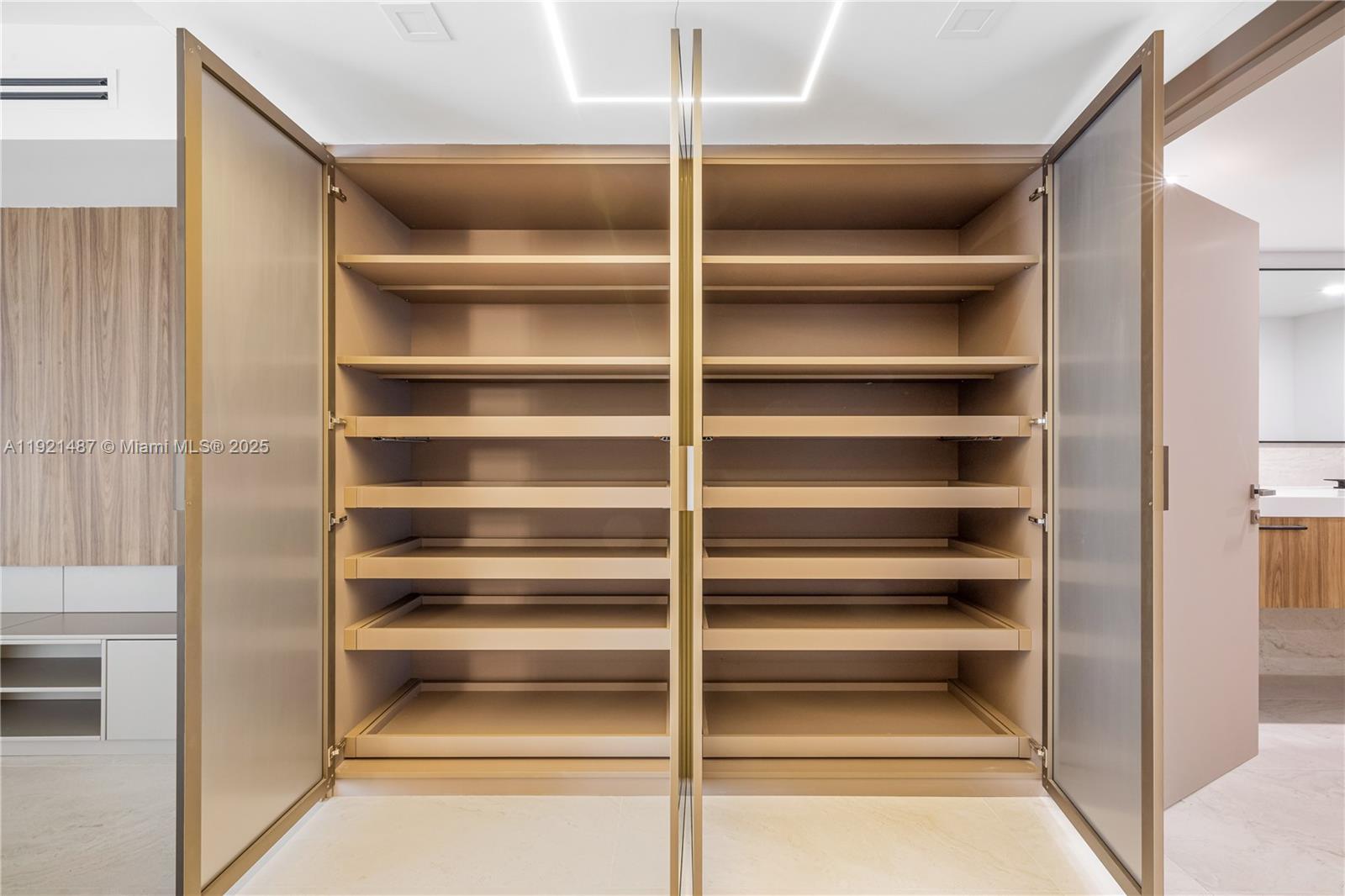 10155 Collins Ave #202 Bal Harbour, FL 33154