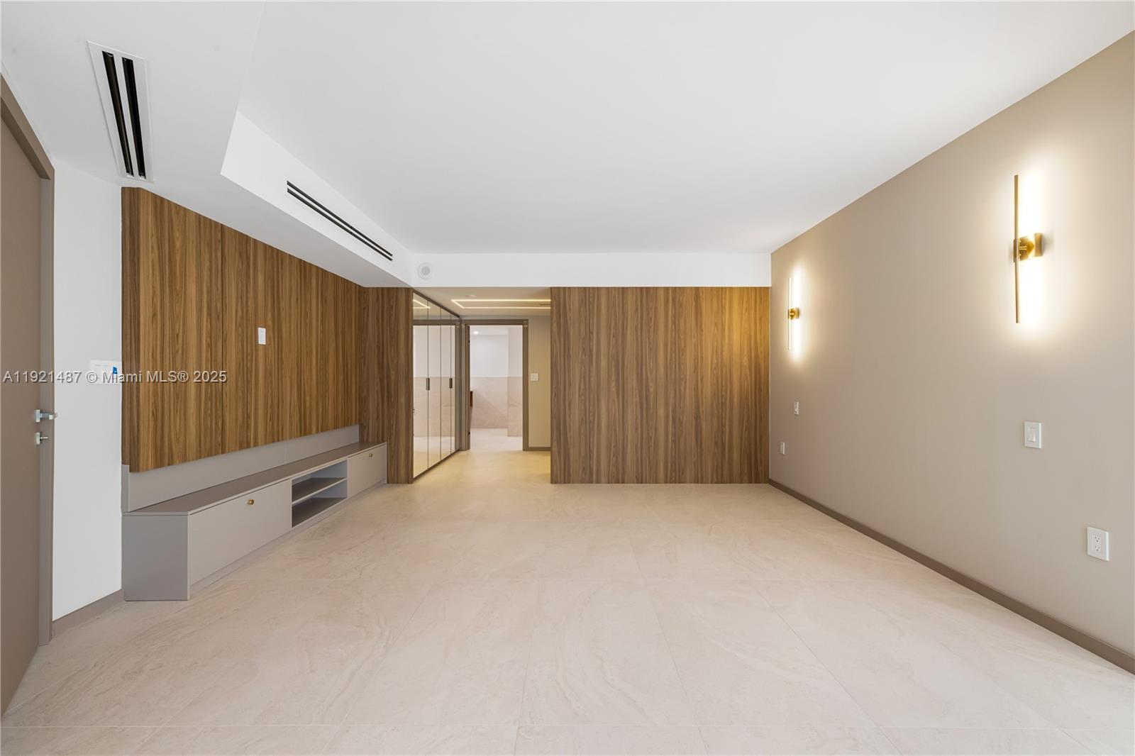 10155 Collins Ave #202 Bal Harbour, FL 33154