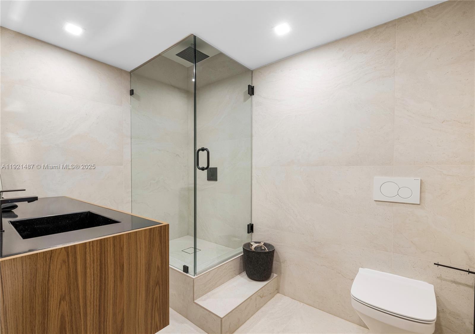 10155 Collins Ave #202 Bal Harbour, FL 33154