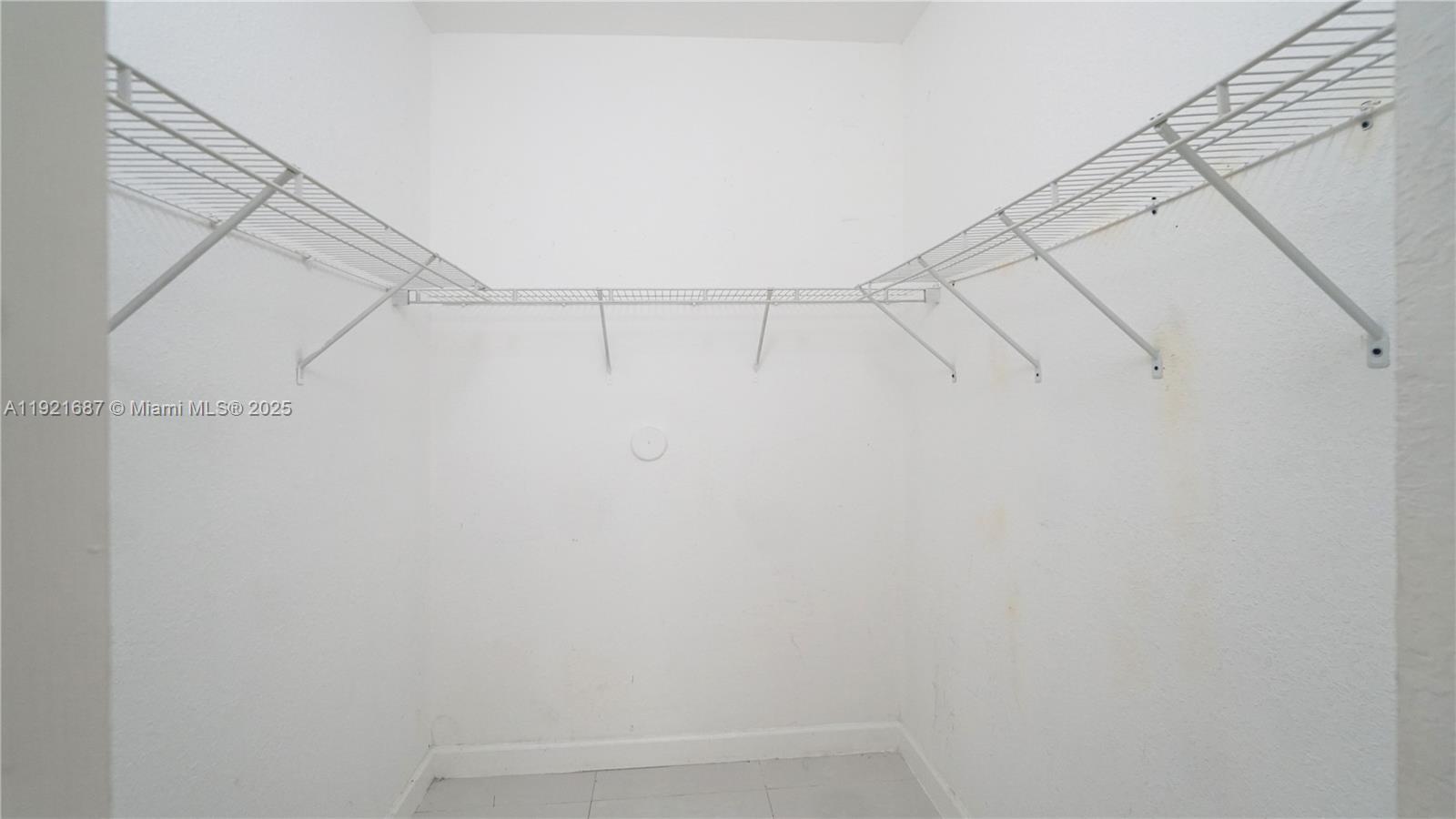 1535 SE 26th St #103 Homestead, FL 33035