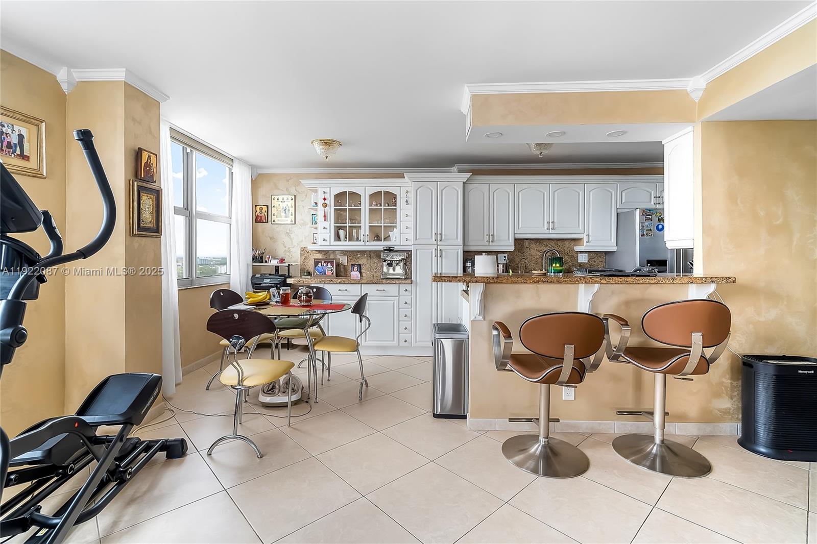 image Winston Towers 100 Condo9