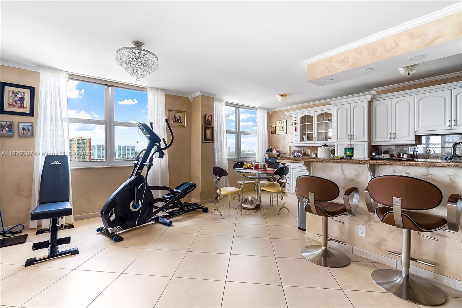 image Winston Towers 100 Condo10