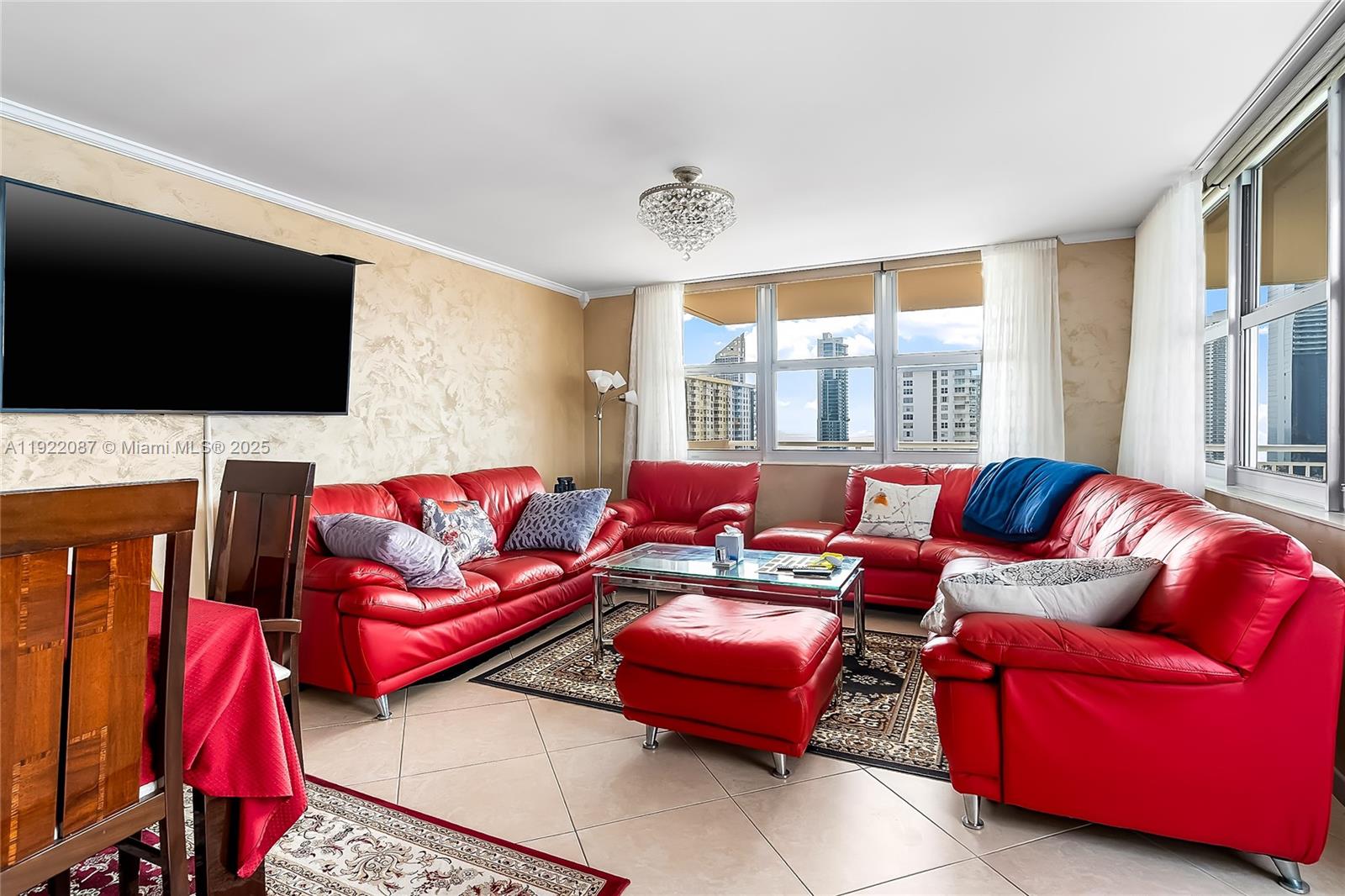 image Winston Towers 100 Condo13