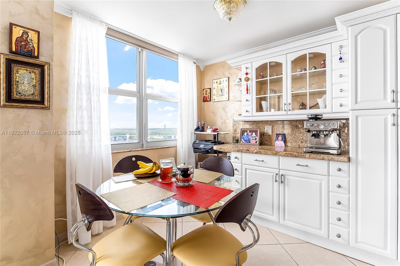 image Winston Towers 100 Condo1