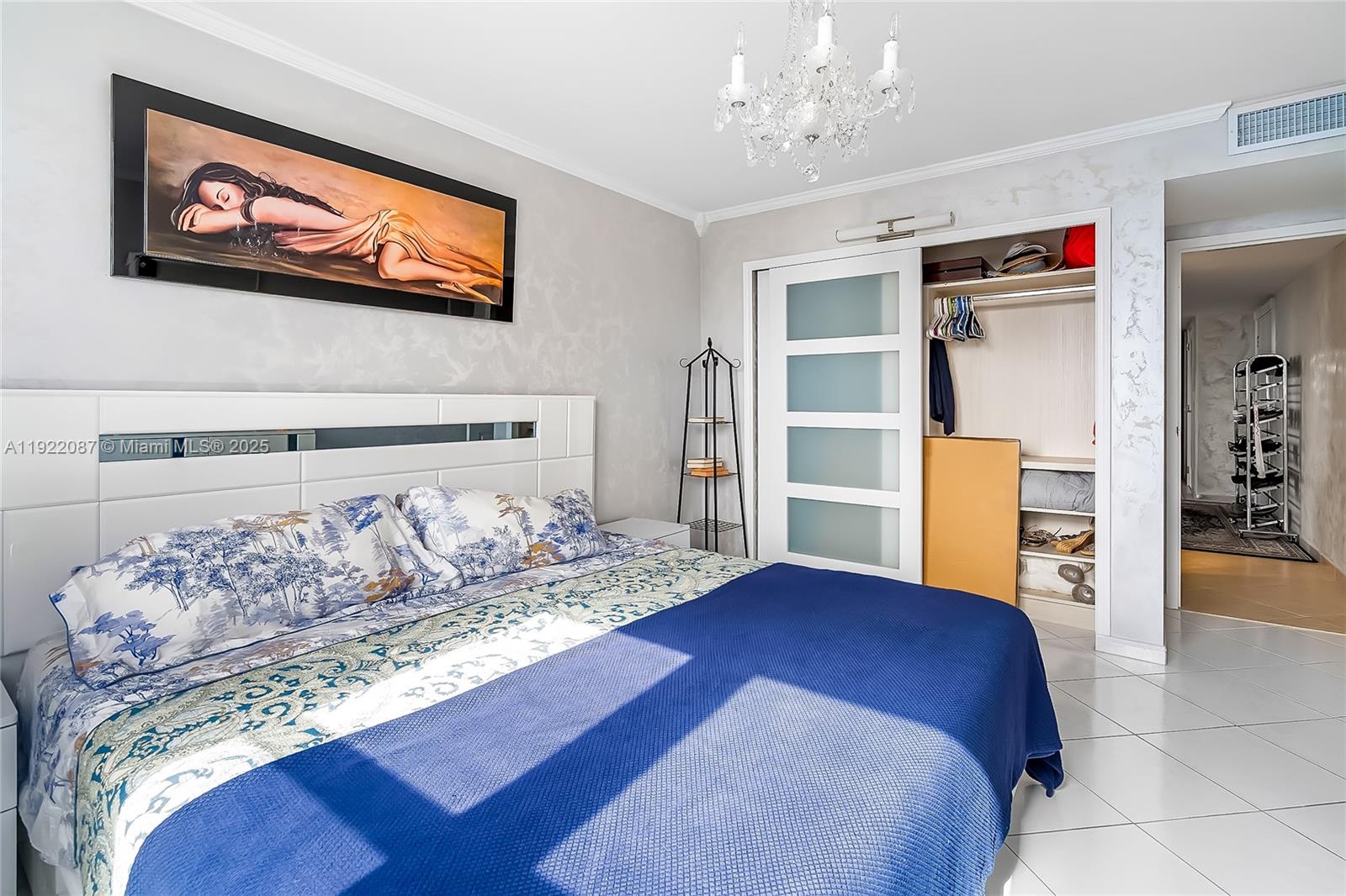 image Winston Towers 100 Condo22