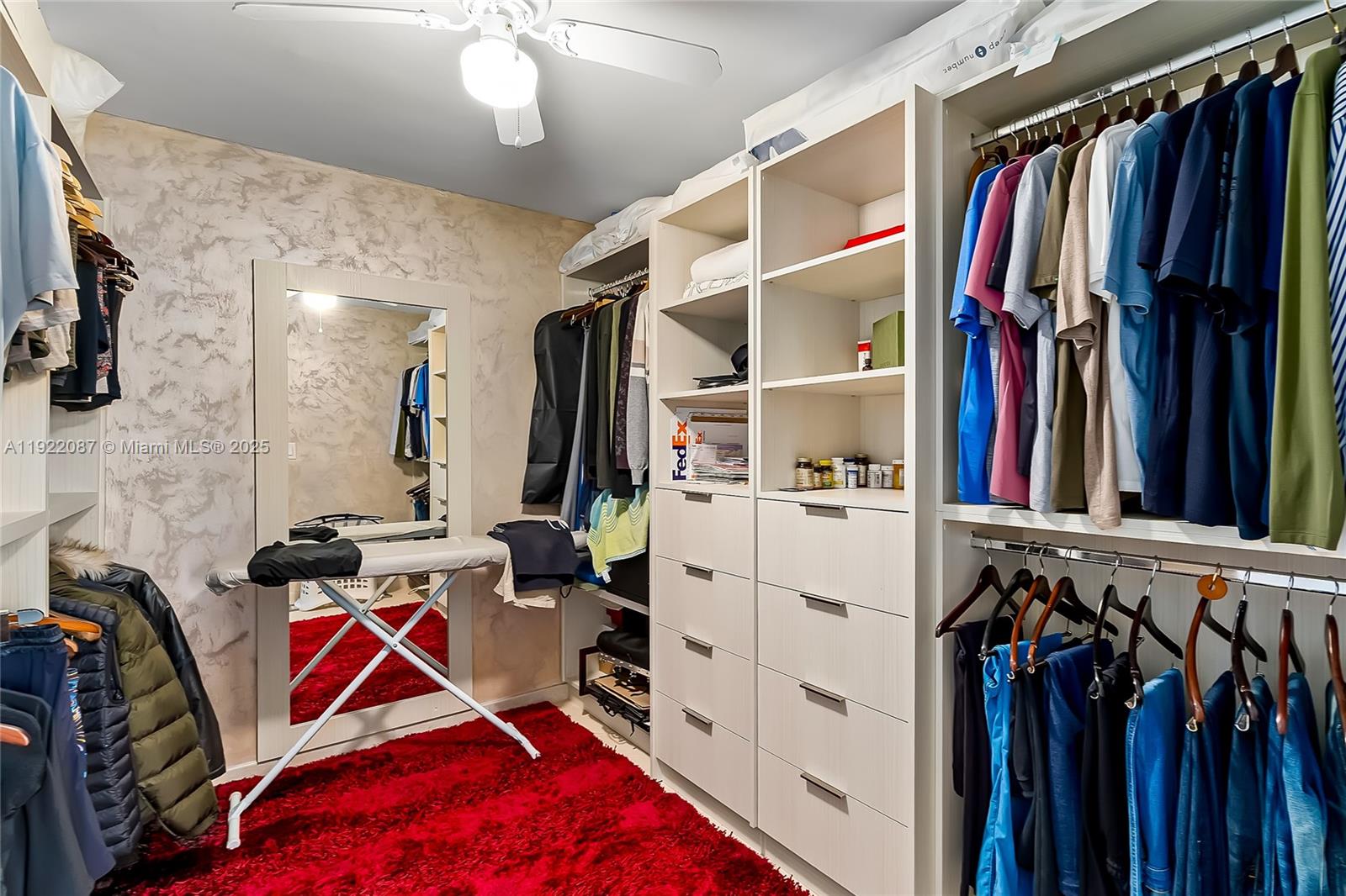 image Winston Towers 100 Condo24