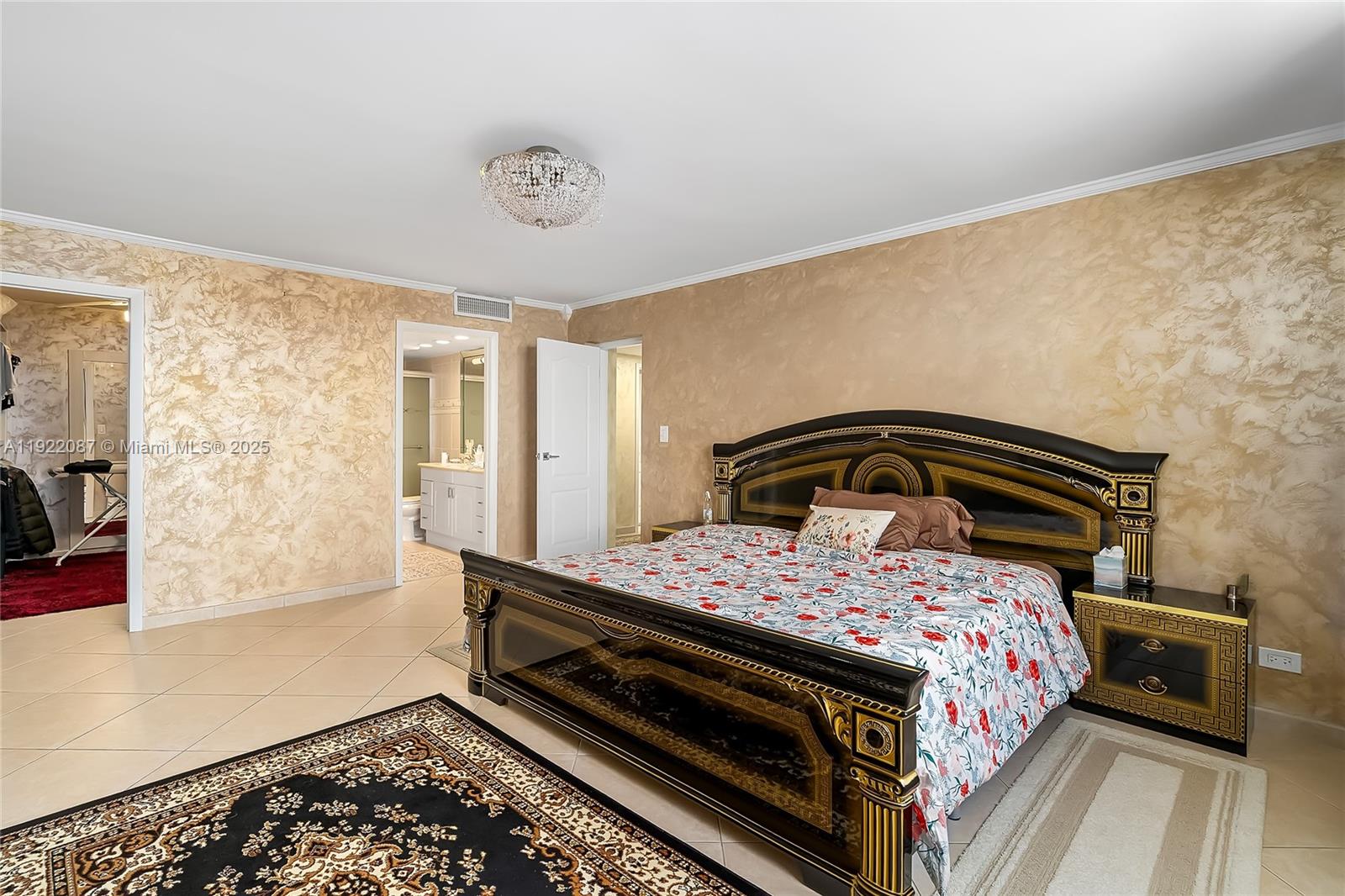 image Winston Towers 100 Condo30