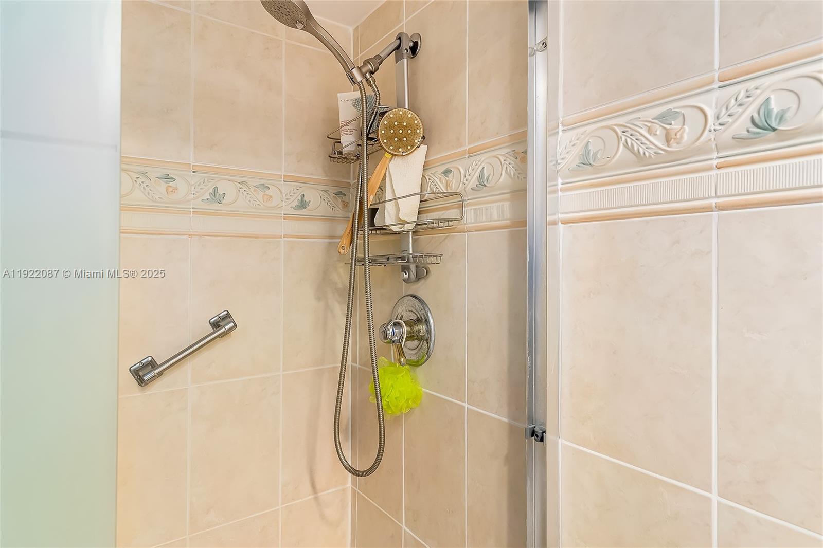 image Winston Towers 100 Condo40