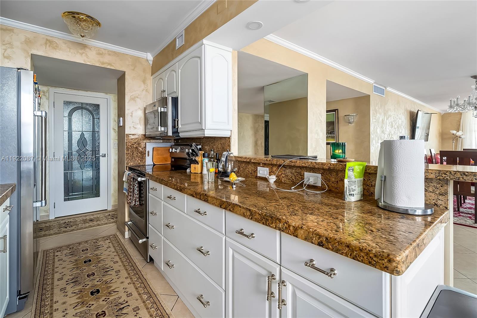 image Winston Towers 100 Condo4