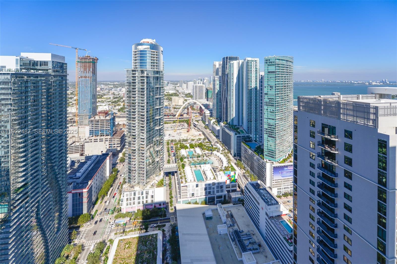 159 NE 6th St #4601 Miami, FL 33132