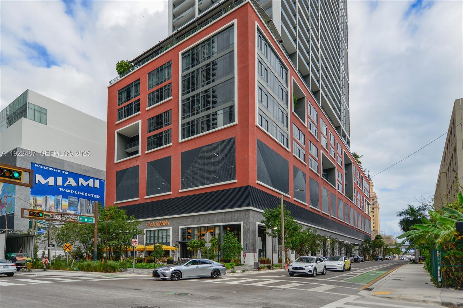 159 NE 6th St #4601 Miami, FL 33132