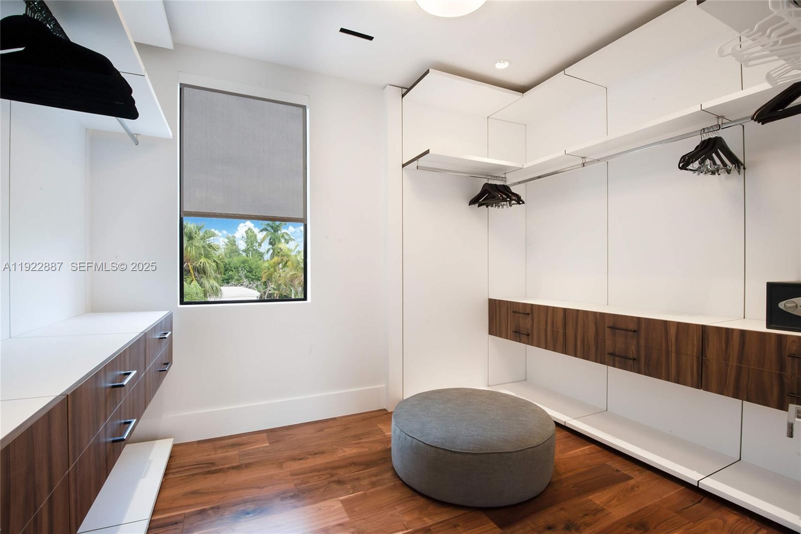 7501 Coquina Dr North Bay Village, FL 33141