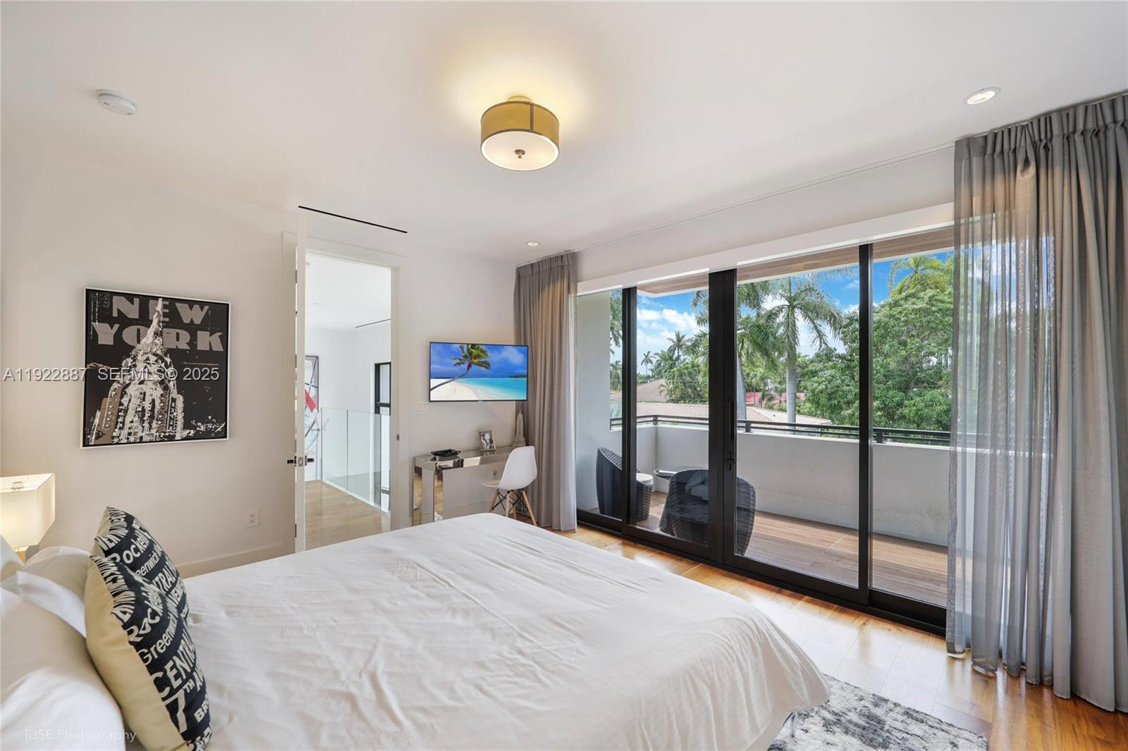 7501 Coquina Dr North Bay Village, FL 33141