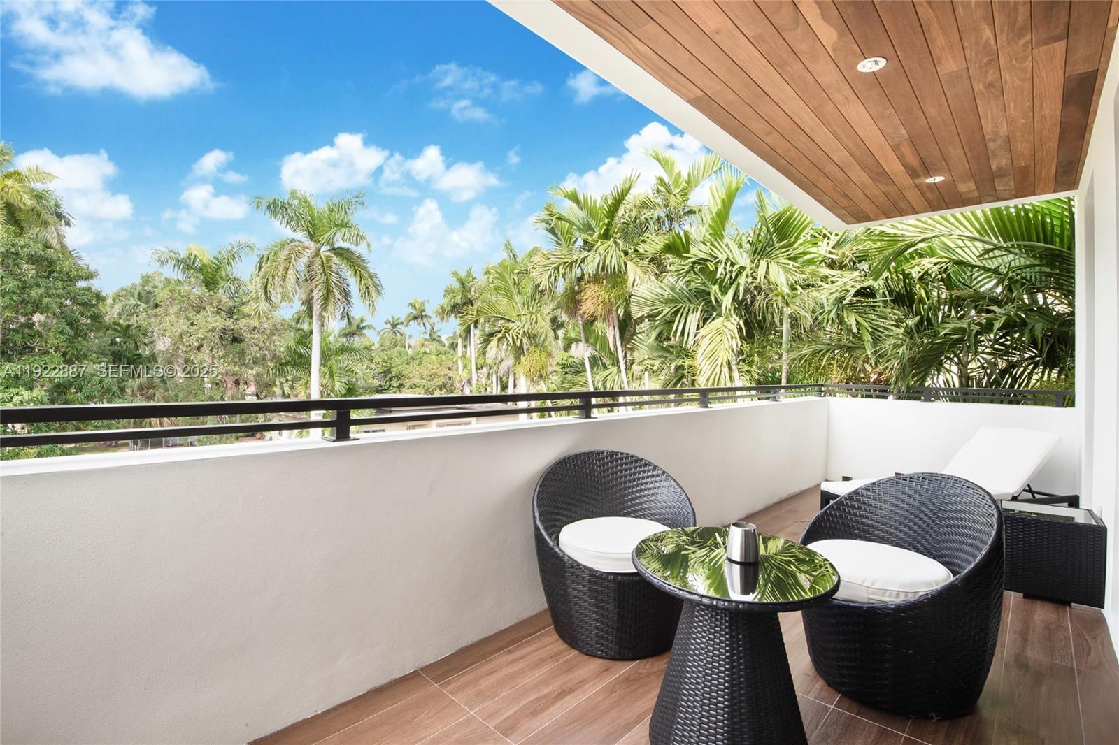 7501 Coquina Dr North Bay Village, FL 33141